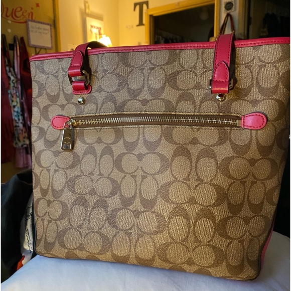 BEAUTIFUL COACH TOTE BAG IN GREAT CONDITION! - Picture 2 of 9
